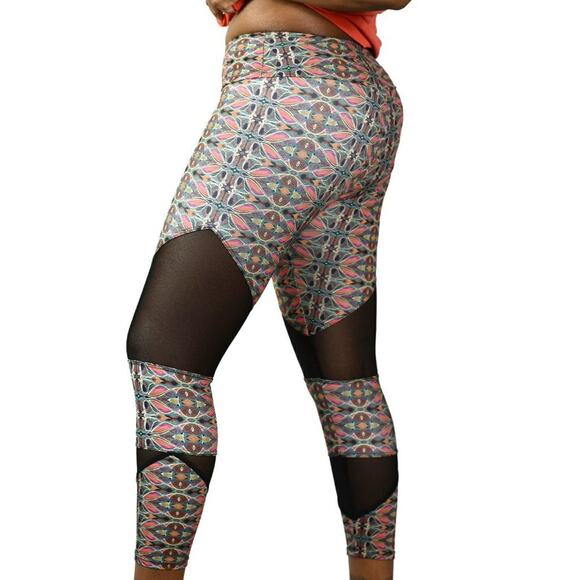 Onzie Leggings Mosaic Kaleidoscope Print Capri Mid Rise Sheer Active Size Medium - Picture 6 of 13